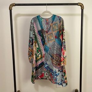 silk tunic by Johnny Was (tiny rip in arm can be easily fixed - see last photo)